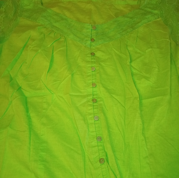 Bright green blouse - Picture 4 of 4